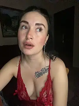 Snapshot of Roxana_Bell chatting on 11-14-25, 07:23 Roxana Bell online show from 11-14-25, 07:23