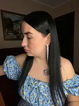 Snapshot of Roxana_Bell chatting on 11-19-25, 09:15 Roxana Bell online show from 11-19-25, 09:15