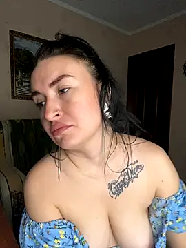 Snapshot of Roxana_Bell chatting on 11-22-25, 11:31 Roxana Bell online show from 11-22-25, 11:31