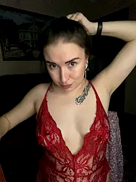 Snapshot of Roxana_Bell chatting on 11-26-25, 07:59 Roxana Bell online show from 11-26-25, 07:59