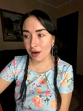 Snapshot of Roxana_Bell chatting on 11-27-25, 07:16 Roxana Bell online show from 11-27-25, 07:16