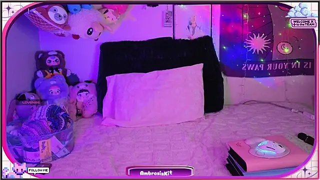 Snapshot of AmbrosiaKitty chatting on 06-28-26, 11:05 AmbrosiaKitty online show from 06-28-26, 11:05