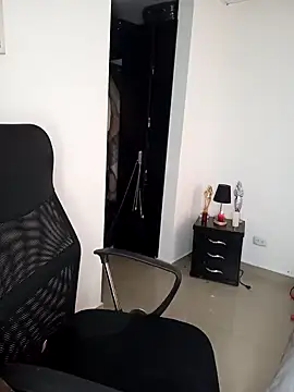 Snapshot of tata_laima__ chatting on 01-29-25, 03:15 tata laima online show from 01-29-25, 03:15