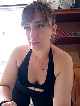 Snapshot of tata_laima__ chatting on 02-02-25, 04:11 tata laima online show from 02-02-25, 04:11