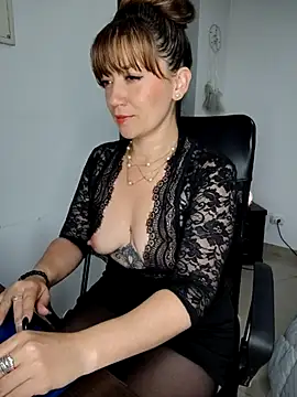 Snapshot of tata_laima__ chatting on 03-04-25, 10:57 tata laima online show from 03-04-25, 10:57