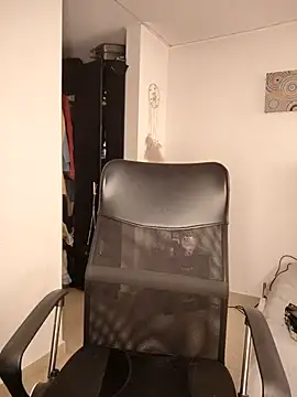 Snapshot of tata_laima__ chatting on 03-11-25, 05:35 tata laima online show from 03-11-25, 05:35