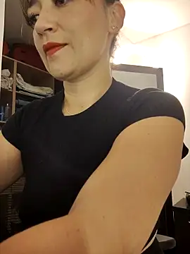 Snapshot of tata_laima__ chatting on 09-24-25, 12:41 tata laima online show from 09-24-25, 12:41