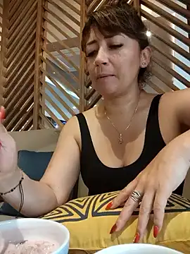 Snapshot of tata_laima__ chatting on 10-02-25, 02:24 tata laima online show from 10-02-25, 02:24