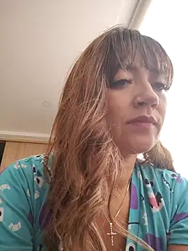 Snapshot of tata_laima__ chatting on 10-11-25, 01:42 tata laima online show from 10-11-25, 01:42