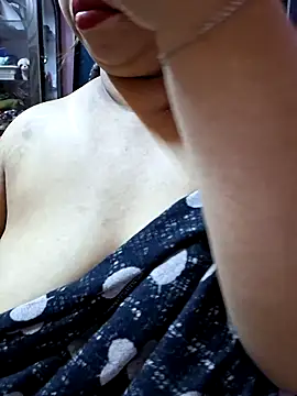 Snapshot of Ravina_patil1 chatting on 10-02-25, 06:20 Ravina patil1 online show from 10-02-25, 06:20