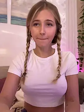 LunaRase online show from 12-15-24, 11:34