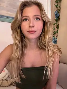 LunaRase online show from 02-18-25, 10:38