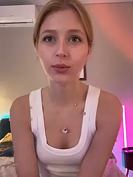 LunaRase online show from 05-22-26, 12:33