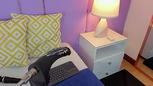 SophyRuiz  online show from 04-08-26, 11:43