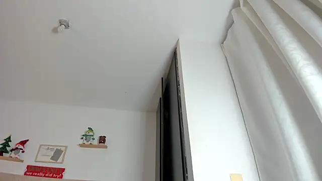 Snapshot of Avaline_Blancx chatting on 12-20-24, 11:47 Avaline Blancx online show from 12-20-24, 11:47