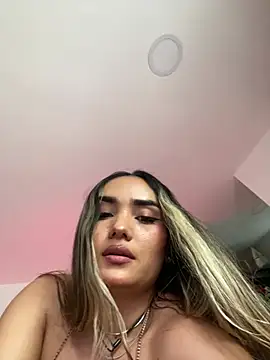Snapshot of exoticcute chatting on 07-07-26, 04:55 exoticcute online show from 07-07-26, 04:55