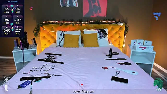 Mary Xextra online show from 01-14-25, 01:04
