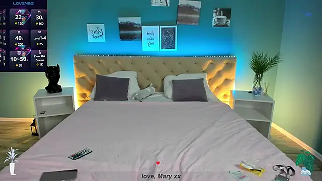 Mary Xextra online show from 02-28-25, 01:05