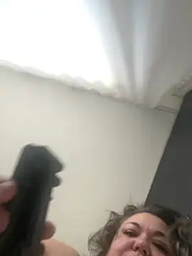 Snapshot of MikyVesela chatting on 01-12-26, 08:52 MikyVesela online show from 01-12-26, 08:52