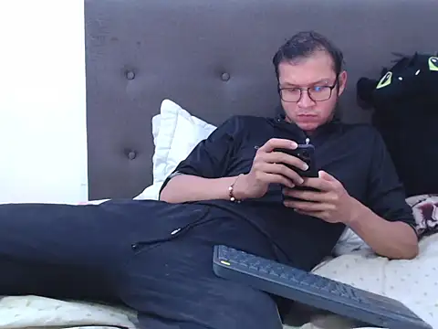 Snapshot of andy_loverxx chatting on 02-10-26, 12:48 andy loverxx online show from 02-10-26, 12:48