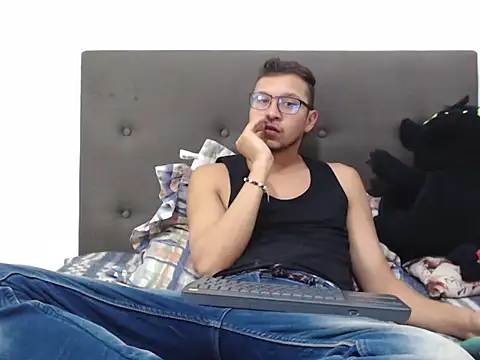 Snapshot of andy_loverxx chatting on 02-24-26, 11:58 andy loverxx online show from 02-24-26, 11:58