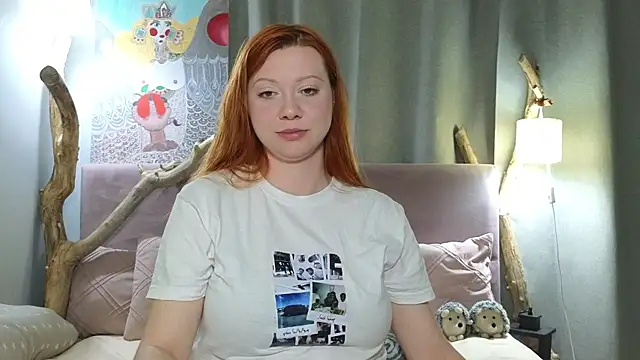 Snapshot of MileyMiller chatting on 05-08-26, 03:06 MileyMiller online show from 05-08-26, 03:06