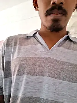 Snapshot of Shivaa- chatting on 10-17-25, 07:44 Shivaa- online show from 10-17-25, 07:44