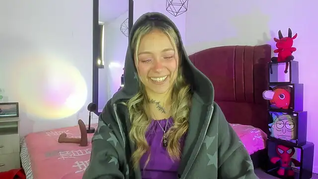 alisson zafiro  online show from 12-18-24, 12:18