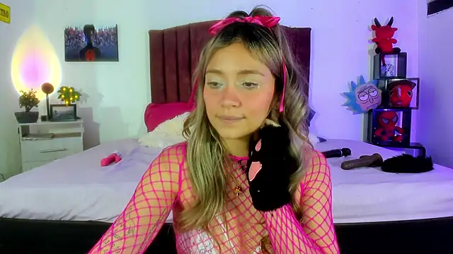 alisson zafiro  online show from 01-08-25, 12:15