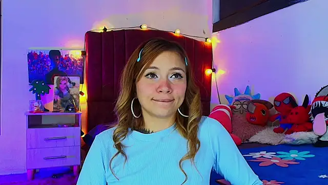 alisson zafiro  online show from 10-19-25, 03:07