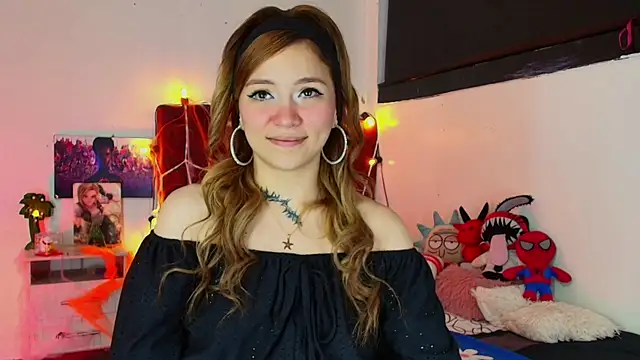 alisson zafiro  online show from 10-24-25, 03:14