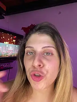 Snapshot of FlorBich chatting on 02-15-26, 05:15 FlorBich online show from 02-15-26, 05:15