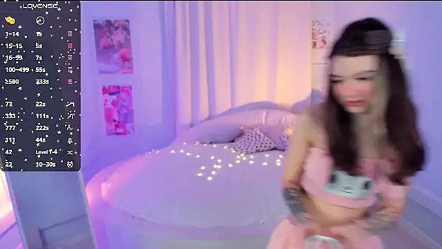 Snapshot of Lil_Amelie chatting on 01-26-25, 02:19 Lil Amelie online show from 01-26-25, 02:19