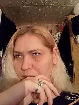 Snapshot of Minna_Jeannie chatting on 12-18-25, 02:06 Minna Jeannie online show from 12-18-25, 02:06