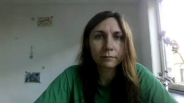 Snapshot of JasmineGlamour chatting on 11-15-25, 10:23 JasmineGlamour online show from 11-15-25, 10:23