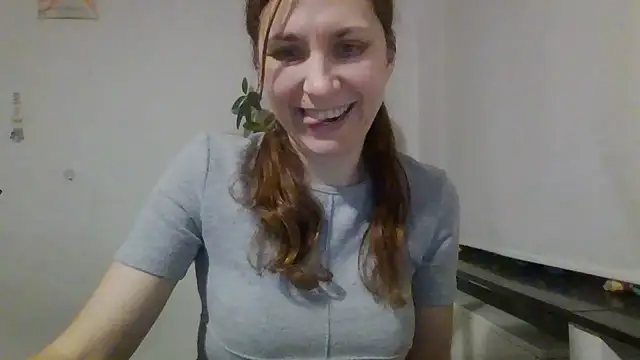 Snapshot of JasmineGlamour chatting on 12-01-25, 10:48 JasmineGlamour online show from 12-01-25, 10:48