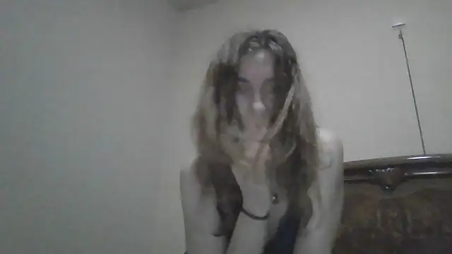 Snapshot of JasmineGlamour chatting on 12-17-25, 07:09 JasmineGlamour online show from 12-17-25, 07:09