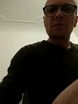 wedge75 online show from 10-28-25, 05:04