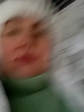 Snapshot of FantasyMichelle chatting on 12-19-24, 06:45 FantasyMichelle online show from 12-19-24, 06:45