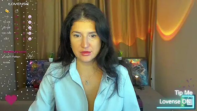 Alianna Solo Kisses online show from 11-17-25, 06:19