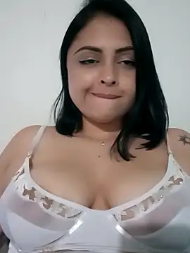 Snapshot of MelannyBell chatting on 12-14-24, 11:01 MelannyBell online show from 12-14-24, 11:01