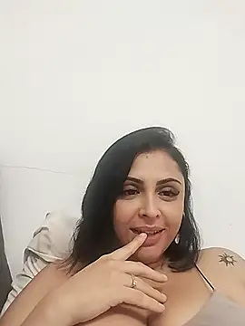 Snapshot of MelannyBell chatting on 12-15-25, 06:23 MelannyBell online show from 12-15-25, 06:23