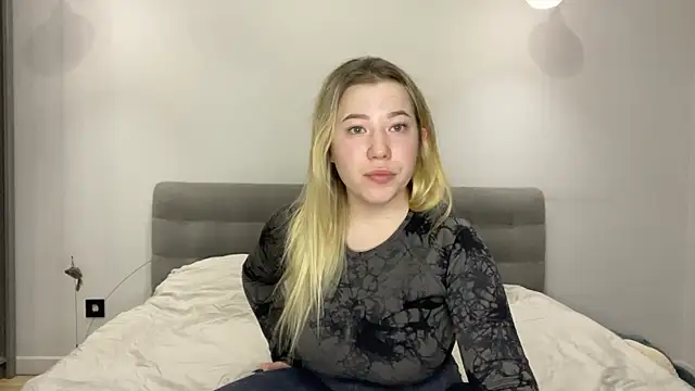 Embersweetbunny online show from 12-16-25, 06:07