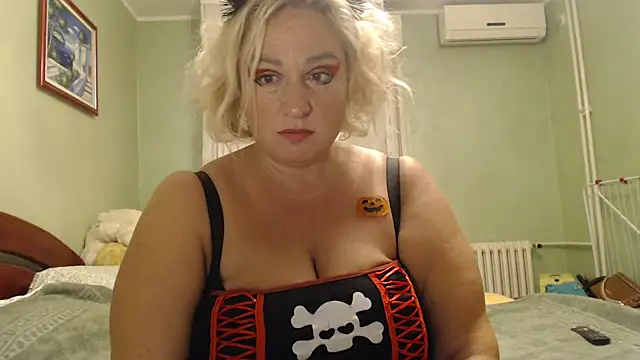 VirginiaNurse online show from 10-25-25, 04:57