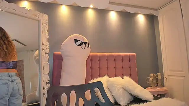 IssadoraJames online show from 10-08-25, 07:33