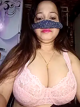 Snapshot of albelasummi702 chatting on 01-17-26, 01:43 albelasummi702 online show from 01-17-26, 01:43