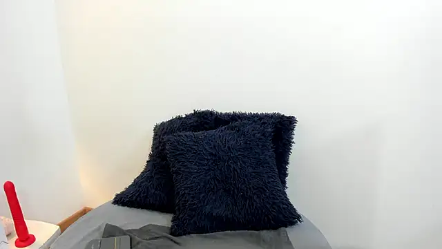 Lizzie Williams  online show from 11-27-25, 03:41