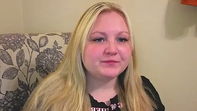 Snapshot of PhatAssBlond chatting on 04-24-26, 10:34 PhatAssBlond online show from 04-24-26, 10:34