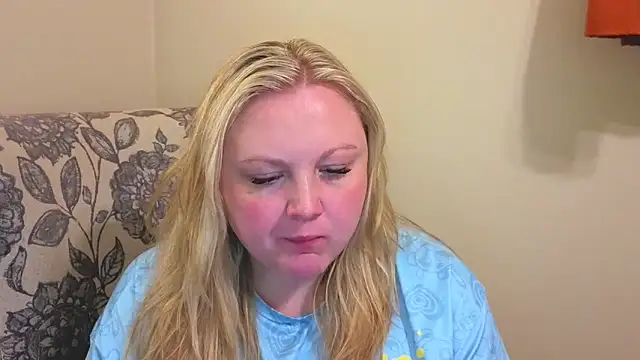 Snapshot of PhatAssBlond chatting on 04-27-26, 07:56 PhatAssBlond online show from 04-27-26, 07:56