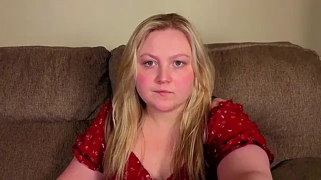 Snapshot of PhatAssBlond chatting on 06-26-26, 01:43 PhatAssBlond online show from 06-26-26, 01:43